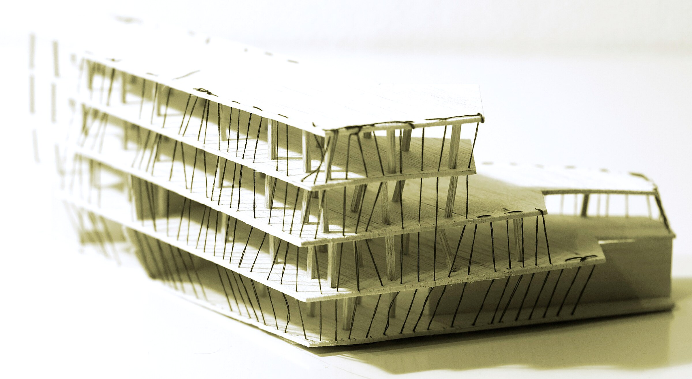 Maqueta de la vivienda colectiva en esquina, Arteixo